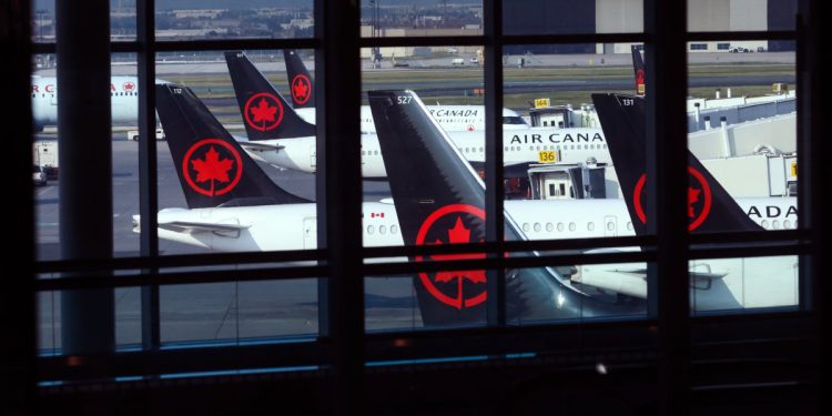 Air Canada halts flight restart after union defies back-to-work order