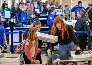 TSA to end shoe removal policy at airport security checkpoints