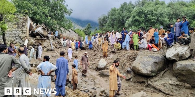 Flash floods kill more than 160 in Pakistan