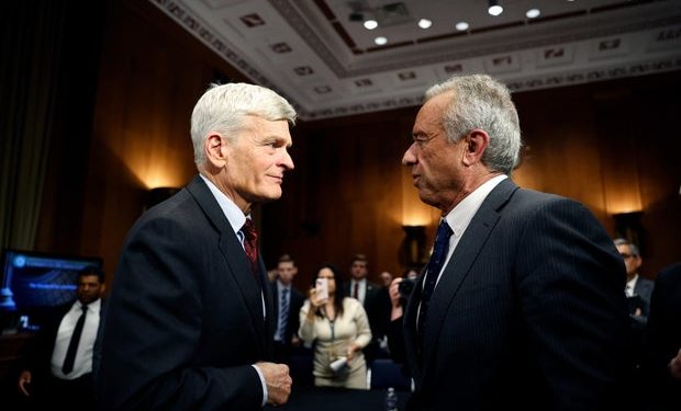 Sen. Cassidy calls for vaccine advisory meeting to be postponed amid CDC departures