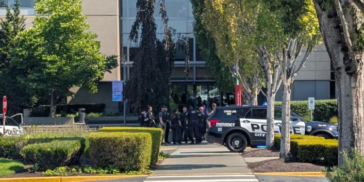 Microsoft locks down a building after protesters get inside president’s office