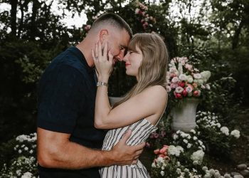 Taylor Swift announces engagement to boyfriend Travis Kelce | Ents & Arts News