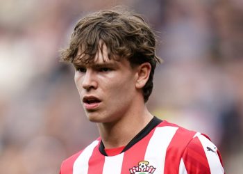 Everton confirm Dibling signing