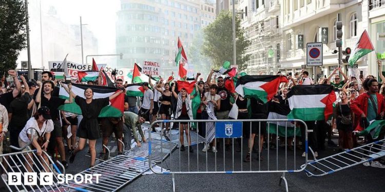 Vuelta a Espana: Final stage abandoned because of pro-Palestinian protests in Madrid