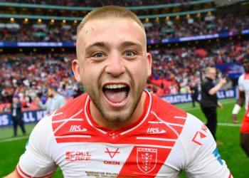 Man of Steel Lewis puts end to NRL links by signing new Hull KR contract