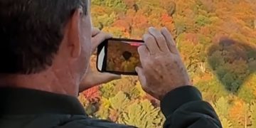 Leaf peepers take flight over Vermont’s fall foliage