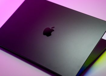 MacBook Pro rumor points to OLED, touchscreen upgrades next year