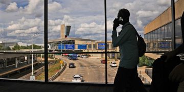 Delays expected at airports for third day as government shutdown drags on