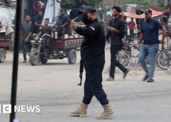 Gaza City clashes between Hamas and clan members leave 27 dead