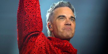 Robbie Williams ‘deeply sorry’ world tour gig is cancelled | Ents & Arts News