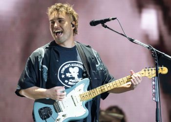 Sam Fender wins 2025 Mercury Prize for album People Watching | Ents & Arts News
