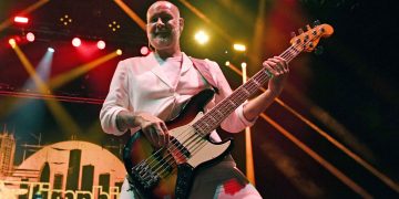 Limp Bizkit bassist Sam Rivers dies aged 48, band says | Ents & Arts News