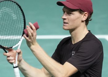 Sinner starts bid to reclaim No 1 spot with Paris win, Norrie to face Vacherot