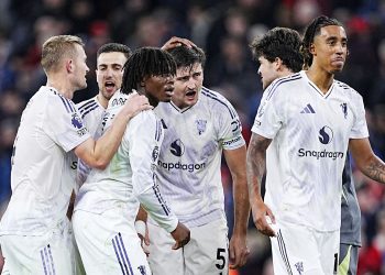 Neville: Huge weeks ahead for Amorim – but Man Utd can make top six