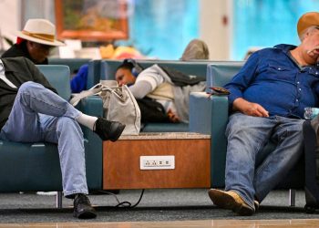 Flight delays pile up as government shutdown enters second month