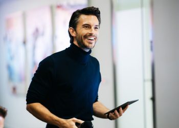 ‘I felt really scared and I felt alone’ – Wicked star Jonathan Bailey on growing up gay in school | Ents & Arts News