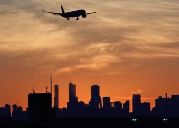 FAA freezes flight cancellations at 6% as government shutdown ends