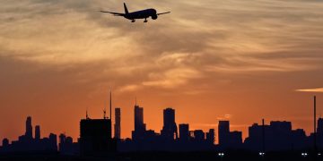 FAA freezes flight cancellations at 6% as government shutdown ends
