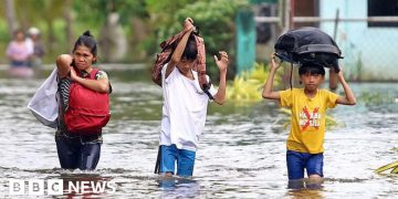 Typhoon Fung-wong bears down on the Philippines after deadly Kalmaegi