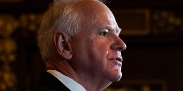 Gov. Tim Walz comments on ICE-involved shooting