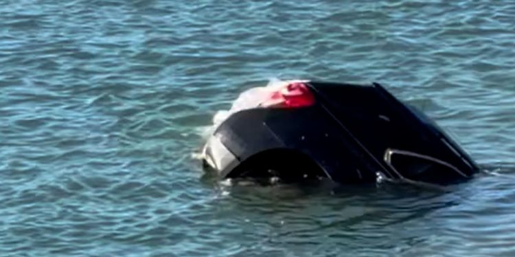 Driver rescued from sinking SUV at Virginia Beach