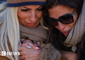 Mourners gather at mass for Swiss bar fire victims