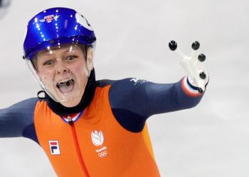Dutch speed skater Velzeboer gets gold in short-track event