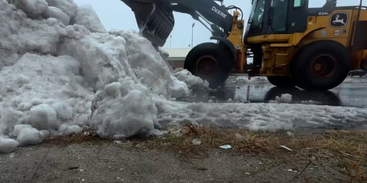Blizzard warnings issued as massive winter storm takes aim at East Coast