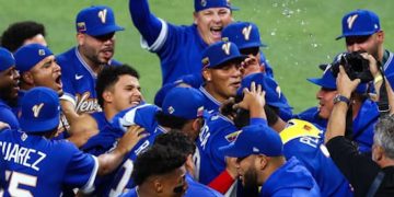 Venezuela defeats U.S. 3-2 in World Baseball Classic championship
