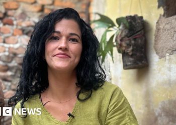 Cuba's mothers-to-be prepare to give birth in a country plunged into darkness