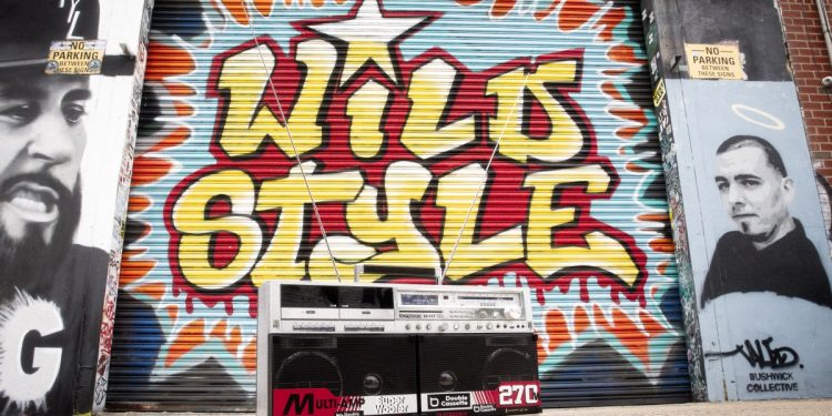 The Bumpboxx BB-777 is the ultimate in boombox nostalgia