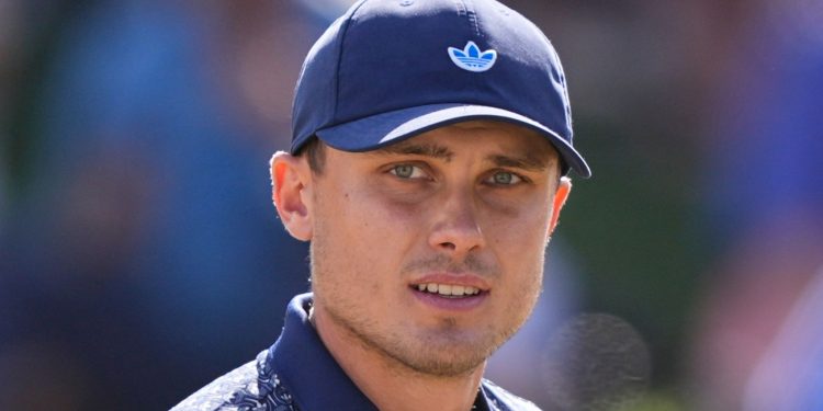 Åberg extends lead at The Players but offers late hope to chasing pack