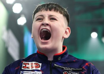 15-year old WDF world no 1 Lawrie hits nine-darter