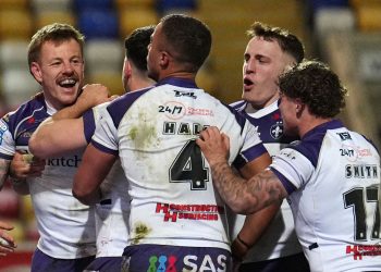 Wakefield move third in Super League after away win at York