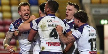 Wakefield move third in Super League after away win at York