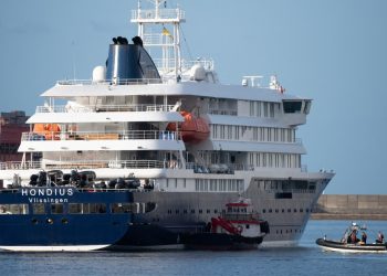 Hantavirus-stricken cruise ship arrives in Tenerife
