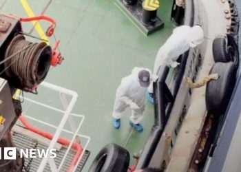 Cruise ship with hantavirus outbreak to sail to Canary Islands