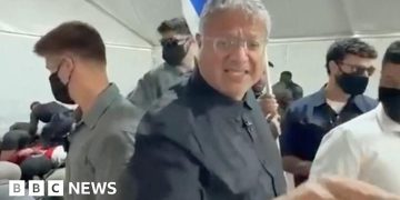 Far-right Israeli minister condemned for taunting handcuffed Gaza flotilla activists