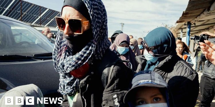 Islamic State-linked families arrive home in Australia from Syria