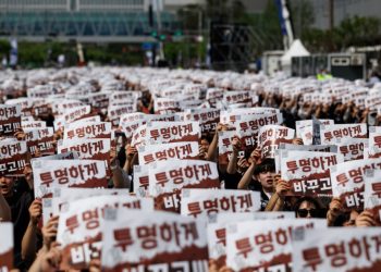 Samsung workers set to strike at worst possible time