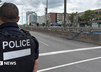 Montreal shooting leaves officer, civilian and suspect dead