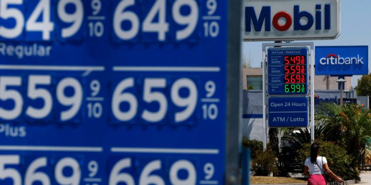 Trump accuses oil companies of gas price ‘gouging,’ calls for DOJ probe