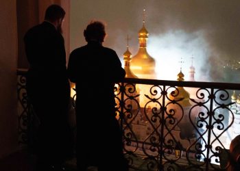 Russian attacks fuel blaze at Kyiv-Pechersk Lavra, Ukraine monastery