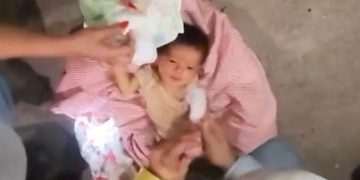 Video of newborn and mother rescued after days under rubble offers hope in Venezuela