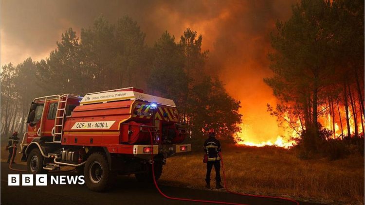 Thousands evacuated in France fires as firefighter killed in Italy