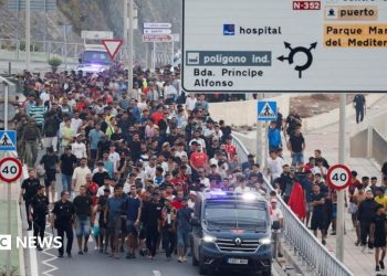 Spain attacks ‘selfish’ response of some EU countries to Ceuta migrant crossings