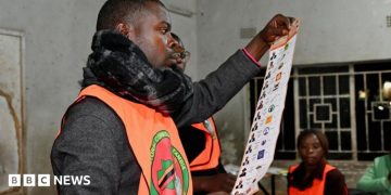 Zambia election: Vote counting suspended over alleged attacks on polling staff
