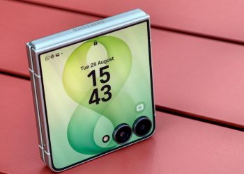 The Galaxy Z Flip 8 is at its best when there’s friction