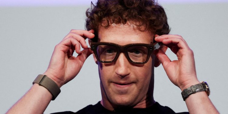 UK cinemas consider ban on Meta glasses