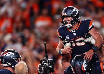 12 one-score games set history in wild Sunday of slim margins